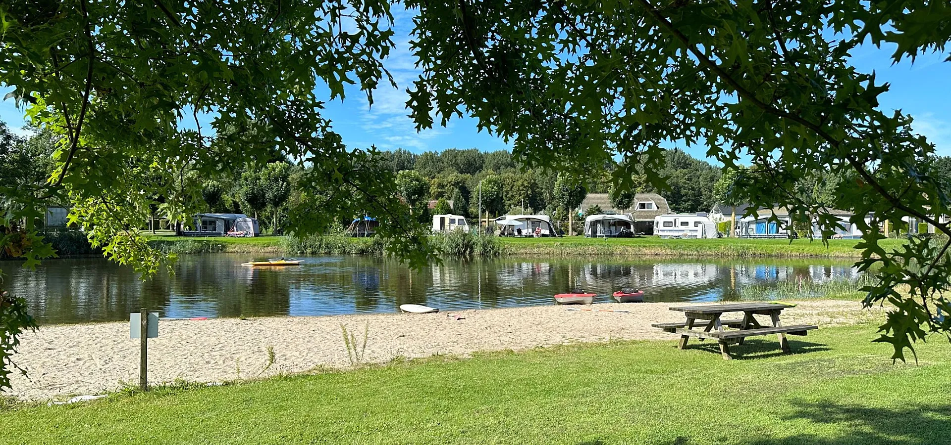 Naturistencamping Nederland Vijver kamperen 3